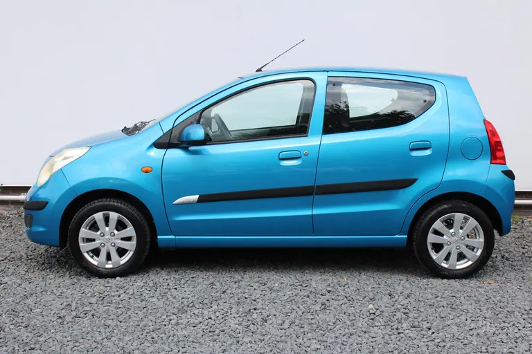 Suzuki Alto 1.0 Exclusive 1e EIG. Parkeersensoren, Dealer onderhouden, 35000 KM!!!! afbeelding 2