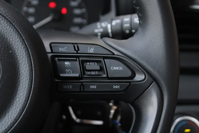 Toyota Yaris 1.0 VVT-i Active Achteruitrijcamera, Bluetooth, Cruise Control Adaptief, Airco afbeelding 27