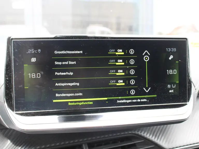 Peugeot 2008 1.2 PureTech GT 130PK Achteruitrijcamera, Navigatie en Dodehoekbewaking afbeelding 14