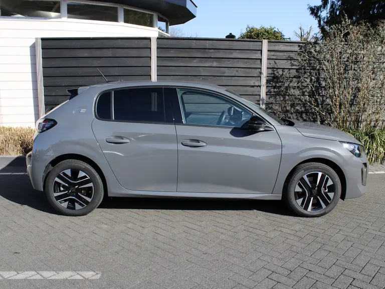 Peugeot e-208 EV Style 50 kWh Navigatie, Keyless, Stoelverwarming, Parkeersensoren Voor & Achter, Apple Carplay, Android Auto afbeelding 8