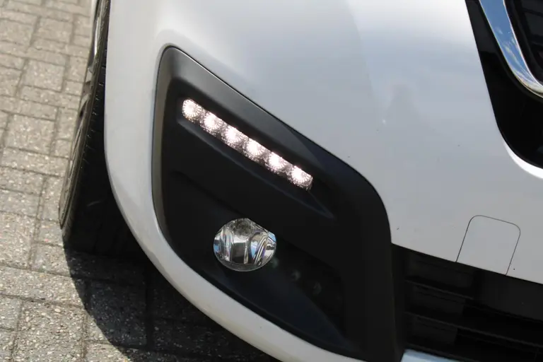 Peugeot Partner 120 1.6 BlueHDi 75 L1 Première Trekhaak, Parkeersensor achter, Cruise Control, Airco afbeelding 22