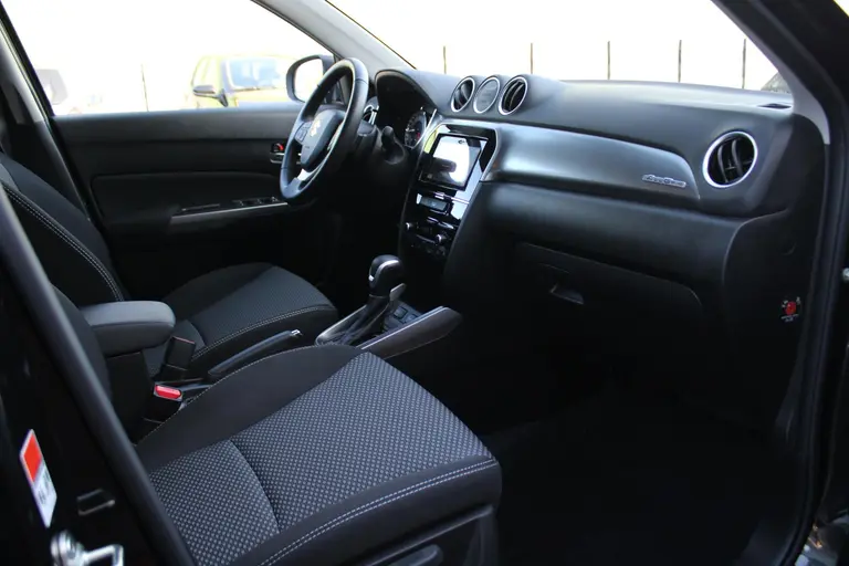 Suzuki Vitara 1.5 Hybrid 115PK Select AllGrip Automaat Adaptieve Cruise Control, Stoelverwarming, Achteruitrijcamera, Dodehoek Detector afbeelding 20