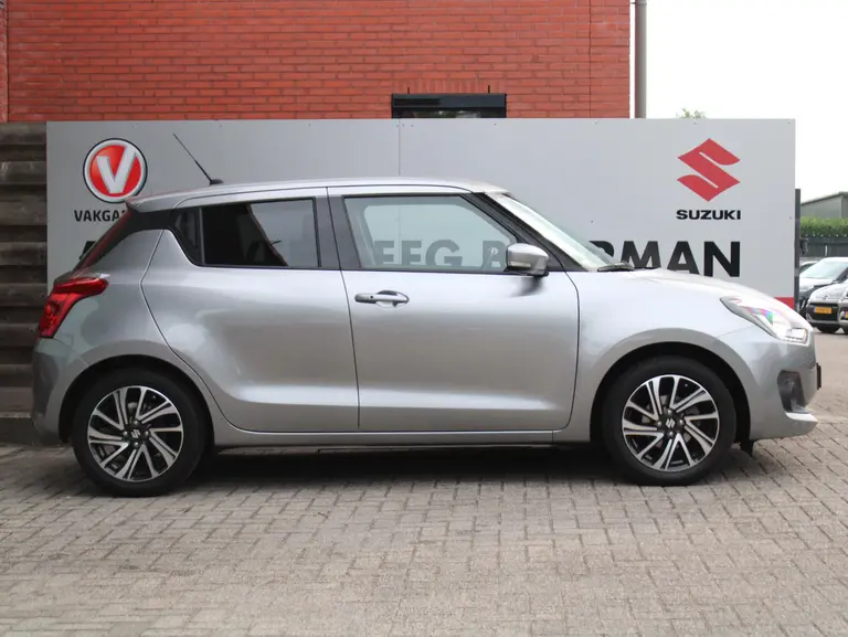 Suzuki Swift 1.2 Style Smart Hybrid CVT Automaat Navigatie, Cruise Control Adaptief, Stoelverwarming, Achteruitrijcamera, Parkeersensoren Achter afbeelding 12