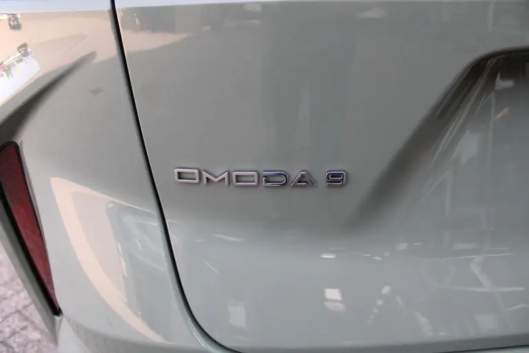 Omoda 9 SHS PHEV Premium 34,46 kWh Super Hybrid System, 20"LM velgen, Elek.schuif/kanteldak, Camera voor/achter, 1.500 kg trekgewicht afbeelding 39
