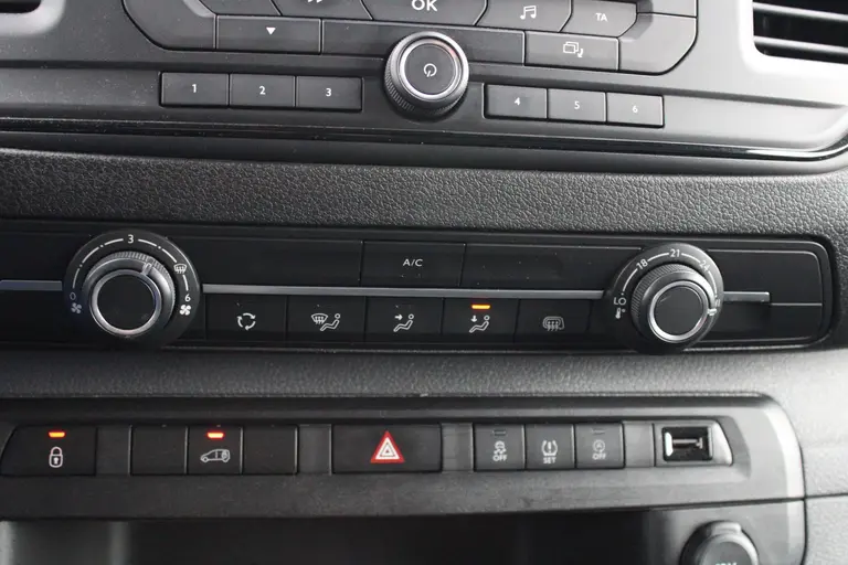 Peugeot Expert Premium 2.0 BlueHDI 120PK 231S Bluetooth, Airco, Parkeerhulp achter, Regensensor, Half Leder afbeelding 20