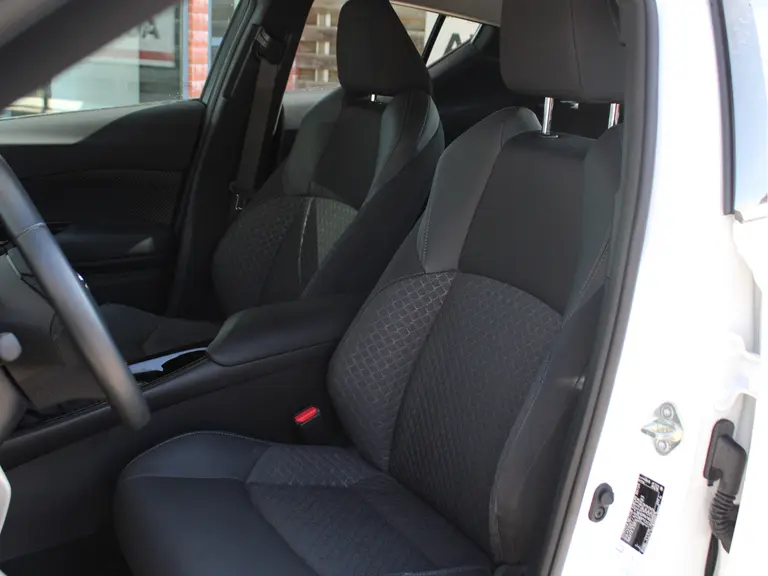 Toyota C-HR 1.8 Hybrid Dynamic Automaat Navigatie, Cruise Control Adaptief, Parkeersensoren Voor en Achter, Airco Automatisch afbeelding 6