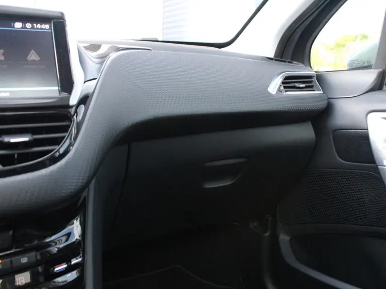 Peugeot 2008 1.2 PureTech Allure 110PK EAT6 Automaat afbeelding 30