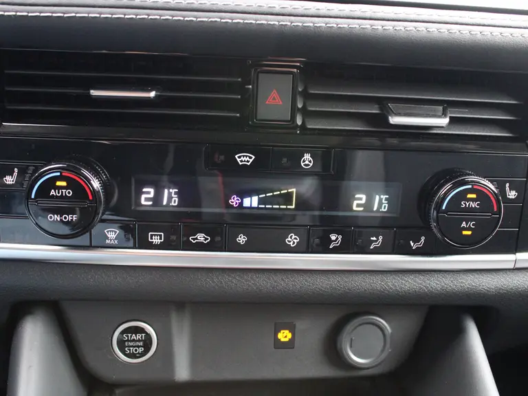 Nissan QASHQAI 1.3 MHEV 158PK N-Connecta Xtronic Automaat Navigatie, Rondomzichtcamera, Adaptieve Cruise Control, Stoel, Stuur & Voorruitverwarming afbeelding 32