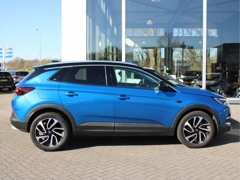 Opel Grandland X 1.2 Turbo Innovation + Apple carplay/Android auto I Stoel+stuur verwarming I Leder I Navigatie I Elektrische achterklep I afbeelding 3