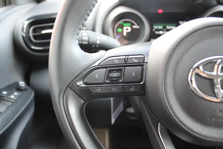 Toyota Yaris 1.5 Hybrid Dynamic Cruise Control Adaptief, achteruitrijcamera, Keyless Entry afbeelding 28