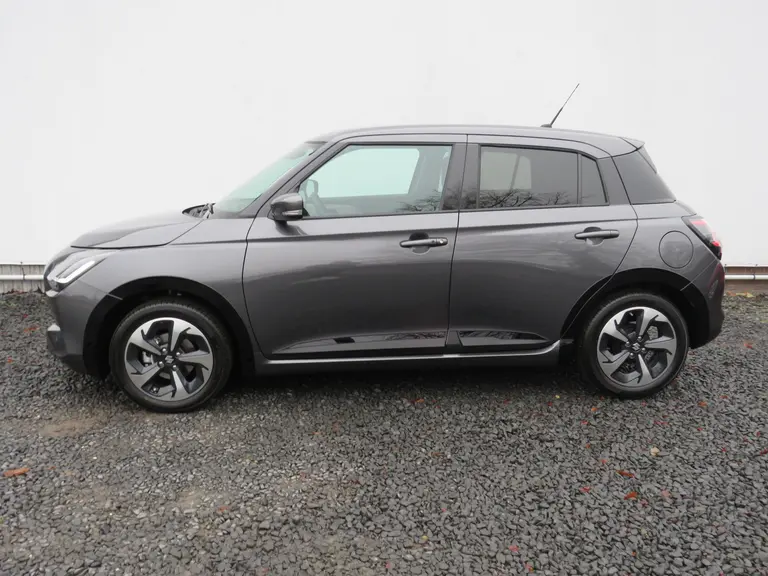 Suzuki Swift 1.2 Style Smart Hybrid, NIEUW 6 JAAR GARANTIE! Bodykit en Stootlijsten in Piano Black afbeelding 2