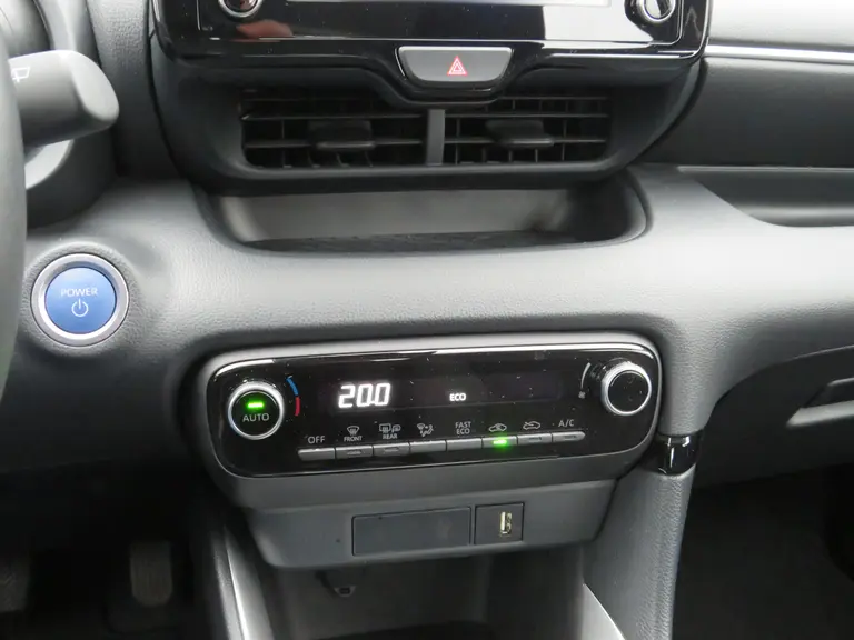 Toyota Yaris 1.5 Hybrid Dynamic, Automaat, ORG NL, 10.000 KM. LM-Velgen, Apple carplay/Androidauto afbeelding 21