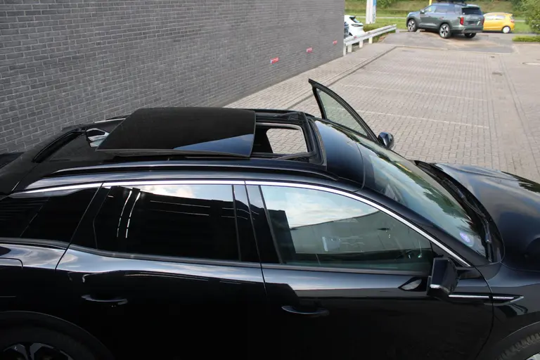 Citroën C5 X 1.6 Plug-in Hybrid 225 Shine Panoramadak, Stuur- en stoelverwarming, Navigatie afbeelding 28
