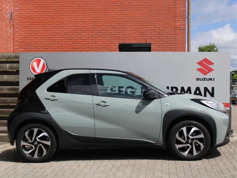 Toyota Aygo X 1.0 VVT-i S-CVT Pulse Automaat Achteruitrijcamera, Parkeersensoren Voor en Achter, Cruise Control Adaptief, Stoelverwarming afbeelding 15