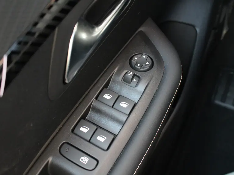 Peugeot 208 1.2 PureTech 100 Allure Navigatie, Stoelverwarming, Camera achter, Parkeerhulp voor & Achter, Lichtmetalen velgen afbeelding 12