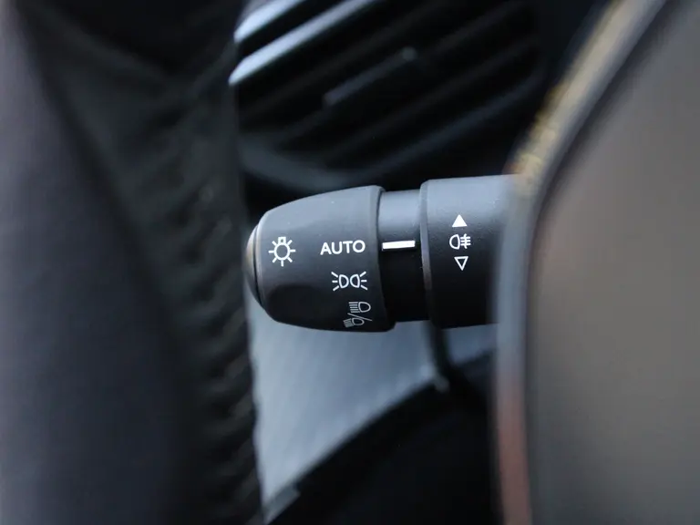 Peugeot e-208 EV Style 50 kWh Navigatie, Keyless, Stoelverwarming, Parkeersensoren Voor & Achter, Apple Carplay, Android Auto afbeelding 19