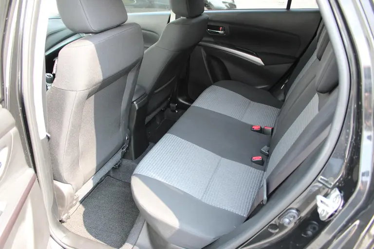 Suzuki S-Cross 1.4 Boosterjet Select Smart Hybrid, 1500 KG Parkeersensoren voor en achter, Navigatie en Camera afbeelding 13