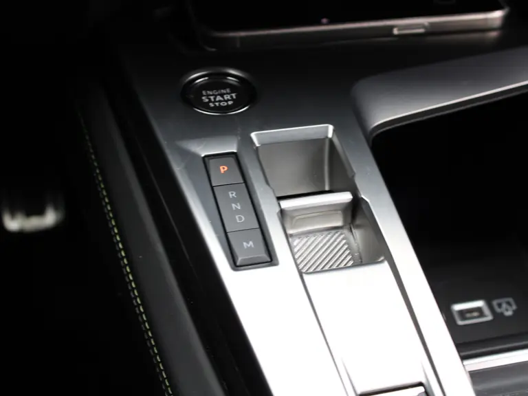 Peugeot 408 GT 1.2 PureTech 130PK EAT8 Automaat Navigatie, Rondomzichtcamera, Stoelverwarmig, Massage, Stuurverwarming, Panoramadak, Trekhaak afbeelding 44