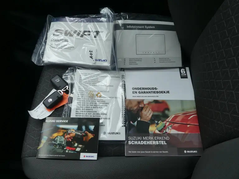 Suzuki Swift 1.2 Style Smart Hybrid Nieuw 6 jaar fabrieksgarantie! Uit voorraad leverbaar! afbeelding 31