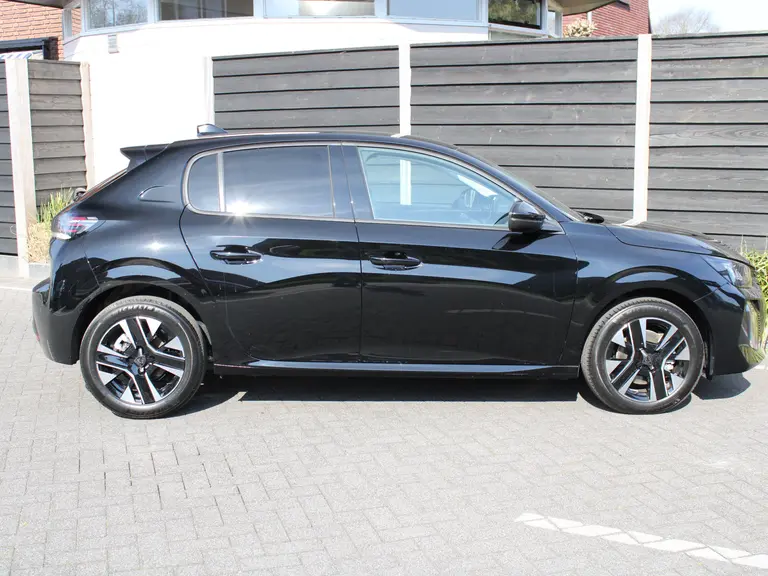 Peugeot 208 1.2 PureTech 100PK Allure Navigatie, Stoelverwarming, Camera achter, Parkeerhulp voor & Achter, Lichtmetalen velgen afbeelding 7