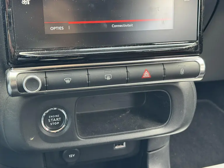 Citroën C3 Shine 1.2 PureTech 82PK Navigatie, Achteruitrijcamera, Keyless, Stoelverwarming, Parkeersensoren afbeelding 31