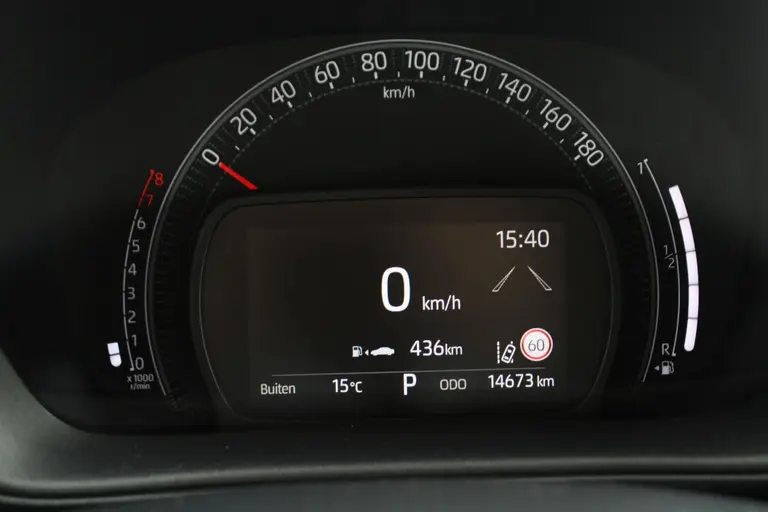 Toyota Aygo X 1.0 VVT-i S-CVT Play Achteruitrijcamera, DAB+ Radio, Airco, Bluetooth, Cruise Control Adaptief € 399,- private lease afbeelding 25