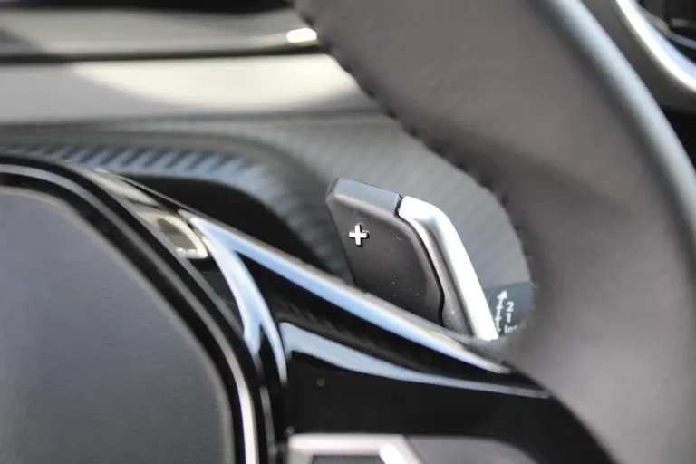 Peugeot 208 Hybrid 100 e-DCS6 Allure Automaat, Navigatie, Applecarpl./Andr. Auto, Achteruitrijcamera, CruiseControl afbeelding 18