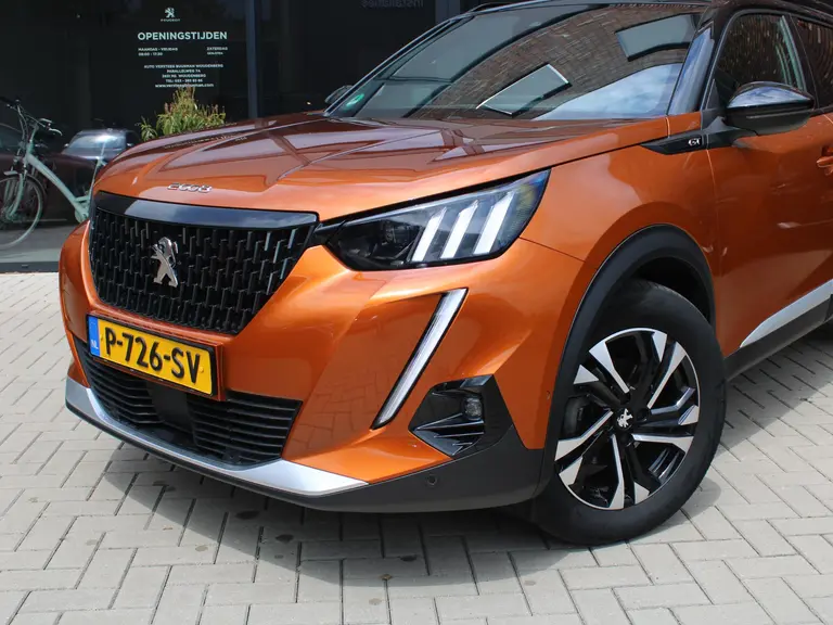 Peugeot 2008 1.2 PureTech GT 130PK Achteruitrijcamera, Navigatie en Dodehoekbewaking afbeelding 2