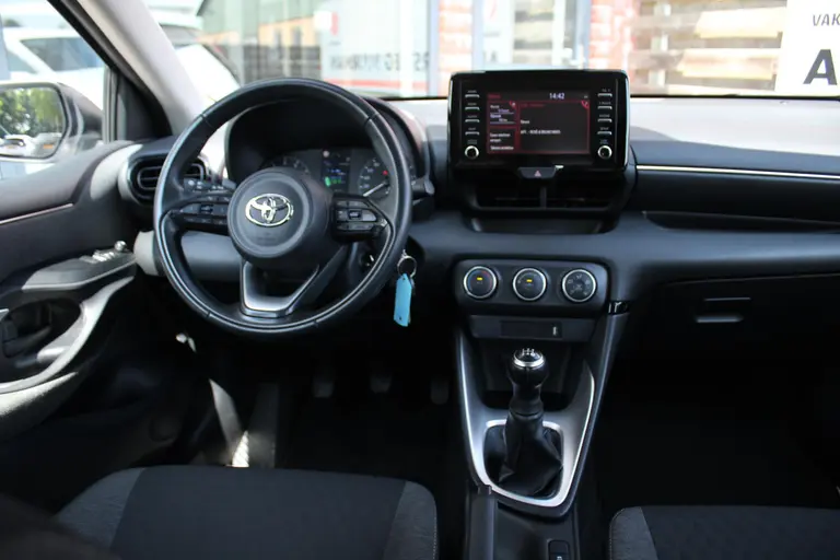 Toyota Yaris 1.0 VVT-i Active Achteruitrijcamera, Bluetooth, Cruise Control Adaptief, Apple Carplay/Android Auto afbeelding 17