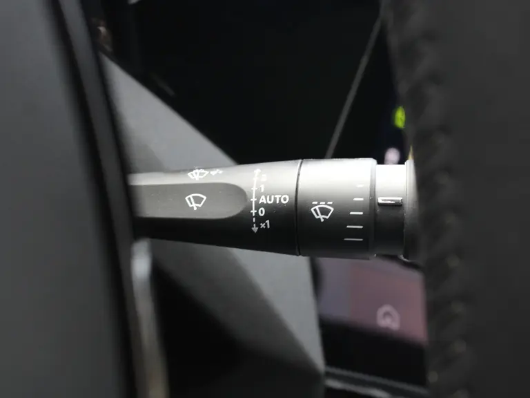 Peugeot 408 Allure 1.6 HYbrid 180PK EAT8 Automaat Navigatie, Rondomzichtcamera, Keyless, Parkeersensoren Voor & Achter, Draadloze Telefoonlader afbeelding 23