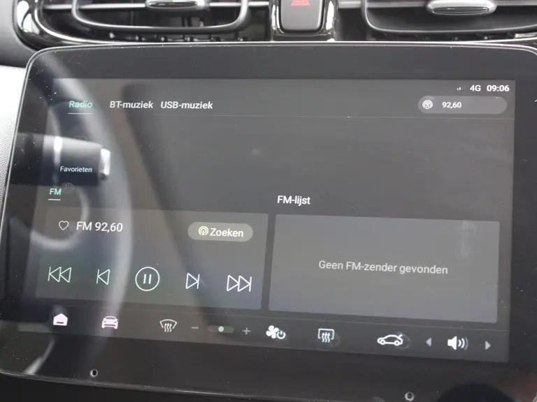 Leapmotor T03 Design 37.3 kWh Navigatie, Camera achter, Parkeerhulp achter, Audio, Keyless Start, Lichtmetalen velgen afbeelding 26