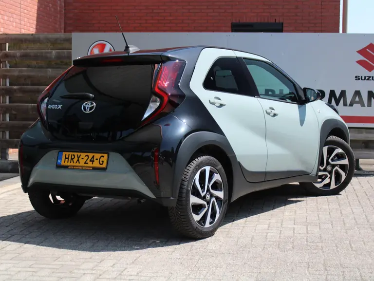 Toyota Aygo X 1.0 VVT-i S-CVT Pulse Airco Automatisch, Cruise Control Adaptief, Achteruitrijcamera, Apple Carplay/Android Auto afbeelding 2