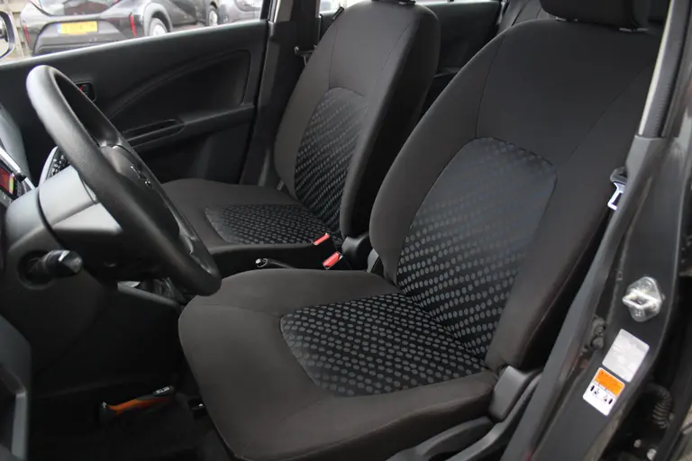 Suzuki Celerio 1.0 Comfort Bluetooth, Elektrische Ramen Vóór, Airco, LED Dagrijverlichting afbeelding 5