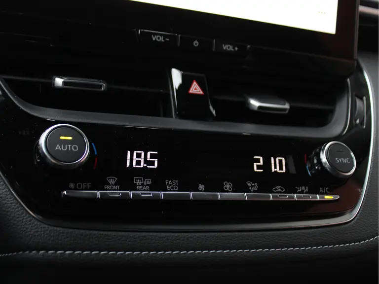 Suzuki Swace 1.8 Hybrid Style Automaat 140PK All-Season Banden, Adaptieve Cruise Control, Navigatie, Stuur Verwarmd, Voorruitverwarming, Draadloze Telefoonlader afbeelding 26