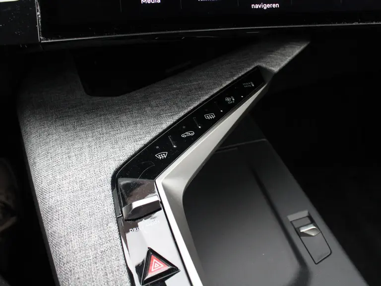 Peugeot 3008 1.2 Hybrid 136 Allure Automaat afbeelding 29