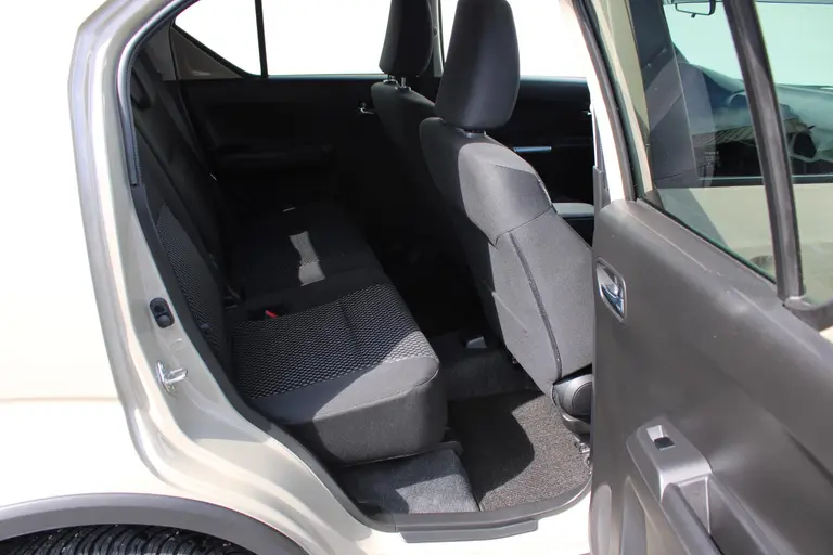 Suzuki Ignis 1.2 Smart Hybrid Style, Automaat , Parkeersensoren, Cruise-Control en ORG NL Auto!! afbeelding 13