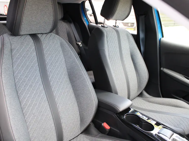 Peugeot e-208 Style 50 kWh 136PK Navigatie, Parkeersensoren voor & achter, Stoelverwarming, Led Koplampen afbeelding 12