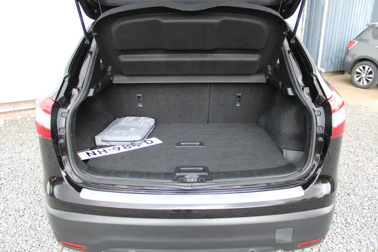 Nissan QASHQAI 1.2 N-Vision, Automaat, Parkeersensoren voor en Achter Panorama Dak! afbeelding 10