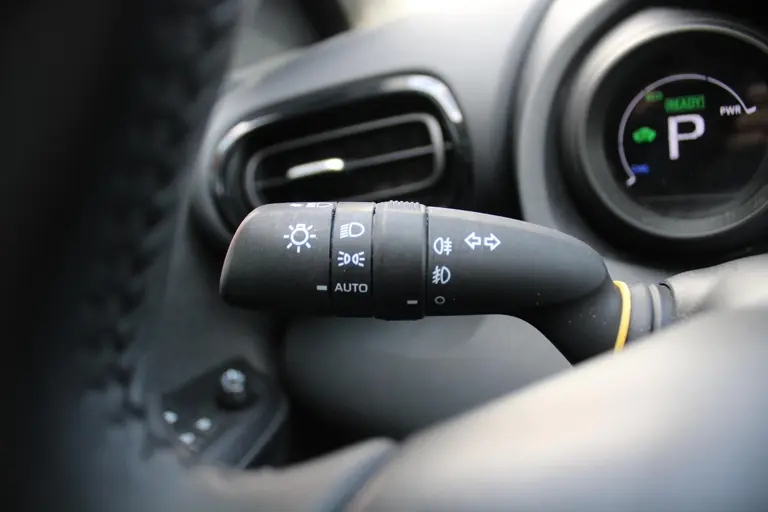 Toyota Yaris 1.5 Hybrid Dynamic Cruise Control Adaptief, achteruitrijcamera, Keyless Entry afbeelding 30