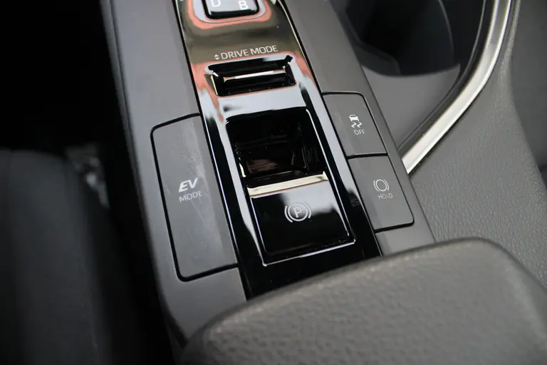 Toyota C-HR 1.8 Hybrid 140 First Edition Automaat 360° Camera, Elektrische Achterklep, Draadloze Carplay\Android Auto, Keyless Go afbeelding 28