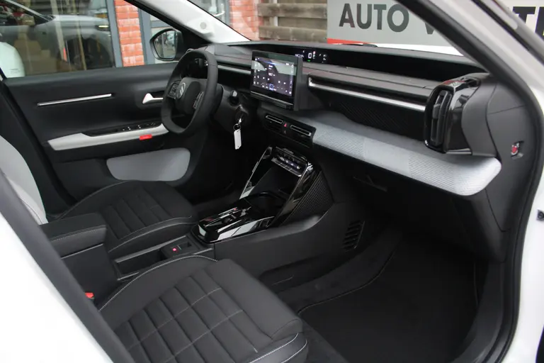 Citroën ë-C3 Max 44 kWh Interieur Voorverwarming, Head-Up Display, Cruise en Climate Control, Carplay/Android Auto afbeelding 23