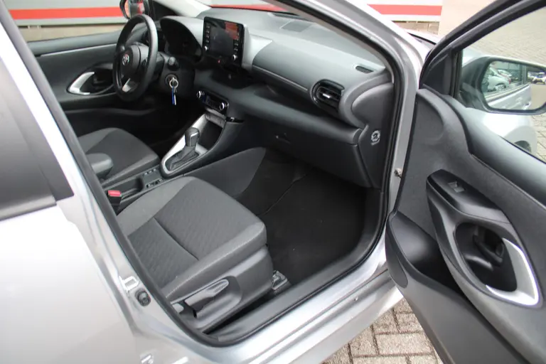 Toyota Yaris 1.5 Hybrid Active , Automaat, 1e Eig. en Dealer onderhouden! afbeelding 14