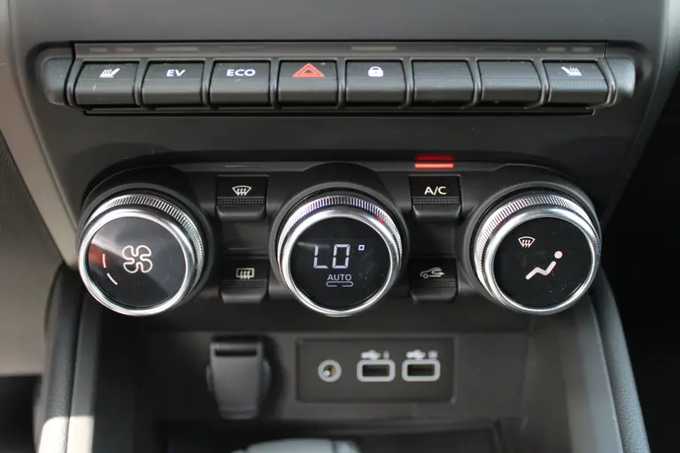 Mitsubishi Colt 1.6 HEV First Edition Automaat, Cruise/Climate control, Applecar./Andr. auto, Camera, 17"LM Velgen afbeelding 19
