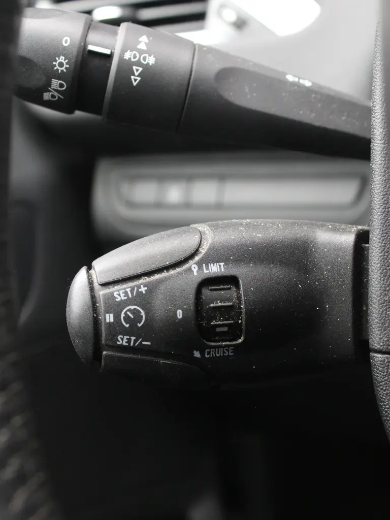 Peugeot 208 1.2 VTi 82PKStyle Lichtmetalen velgen, Airco, Navigatie en Getinte Ramen afbeelding 14