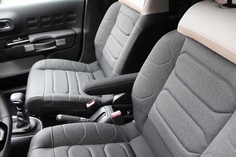 Citroën C3 1.2 PureTech Max 110 PK Cruise/Climate control, Navigatie, Camera, Apple Carplay/Android Auto, Radio/DAB, 17"LM Velgen afbeelding 28