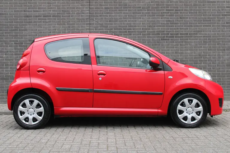 Peugeot 107 1.0-12V XS Radio, Airco, Elektr. Ramen, Toerenteller, 29.000 km! afbeelding 2
