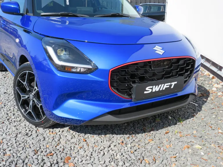 Suzuki Swift 1.2 Select Smart Hybrid, SPECIALE JUBILEUM EDITION!! 17 inch LM-Velgen, Stripingpakket en Shark Fin Antenne afbeelding 35