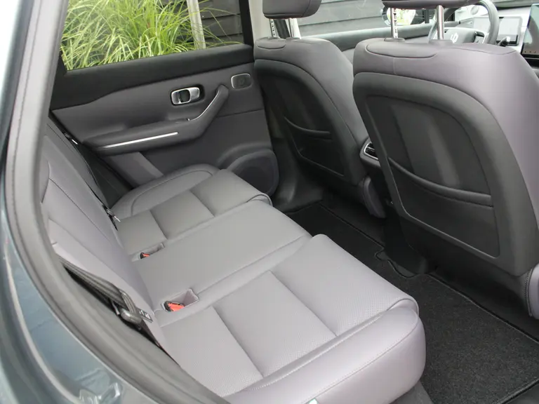 Leapmotor C10 REEV Design 28.4 kWh Camera systeem rondom, Stoelverwarming/koeling, Panoramadak, Navigatie afbeelding 37
