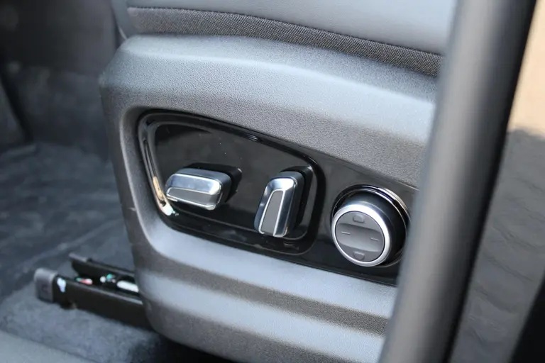 Jaecoo 7 PHEV Exclusive *Meer informatie volgt Jaecoo 7 Exclusive Automaat, Schuif-Kanteldak, 1500 KG trekgewicht, Navigatie, 19" LM velgen, Elektrische achterklep, Luxe lederen bekleding, 7 jaar garantie afbeelding 21