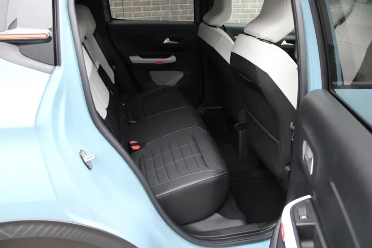 Citroën C3 1.2 Turbo Max Cruise/Climate control, Navigatie, Apple carplay/Android auto, 17'LM velgen, Camera afbeelding 27